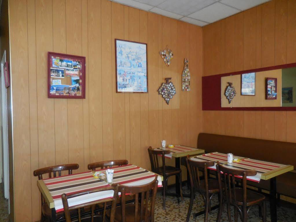 Hotel De L'Avenue Tarbes Bagian luar foto