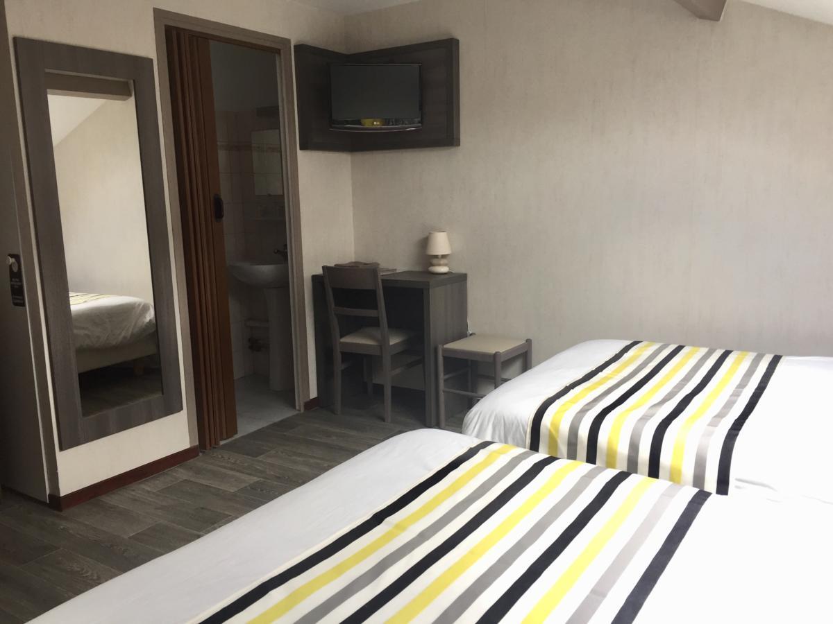 Hotel De L'Avenue Tarbes Bagian luar foto