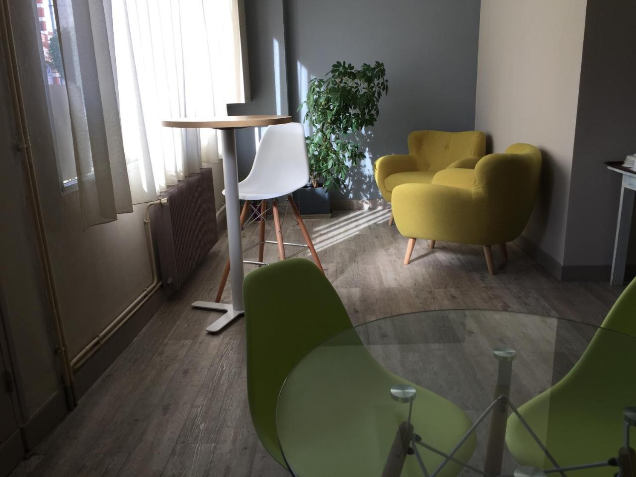 Hotel De L'Avenue Tarbes Bagian luar foto