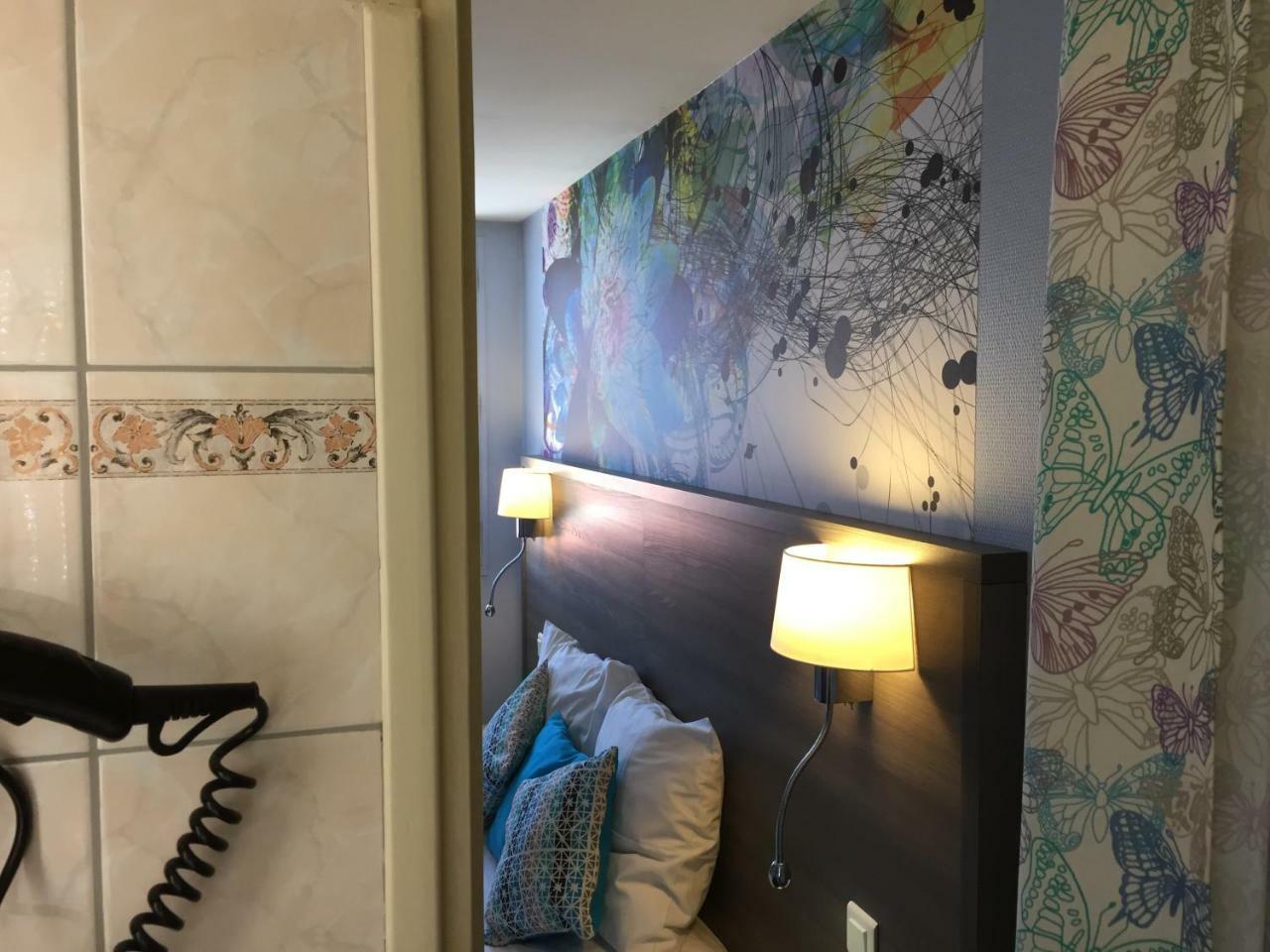 Hotel De L'Avenue Tarbes Bagian luar foto