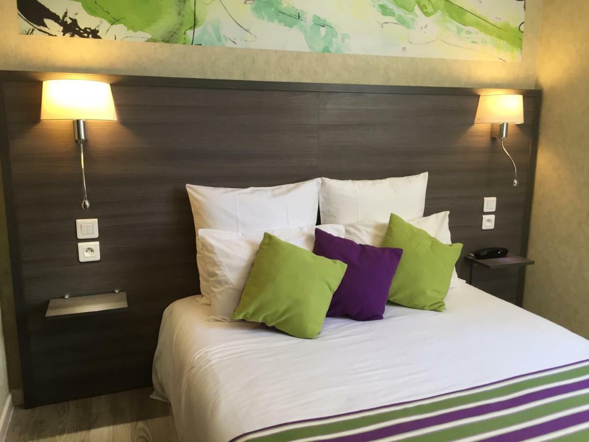 Hotel De L'Avenue Tarbes Bagian luar foto